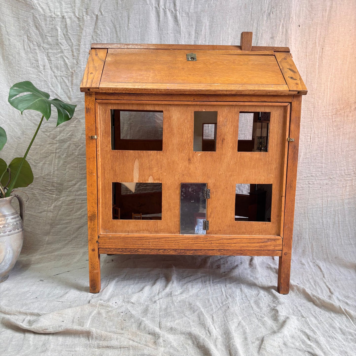 Vintage Dolls House