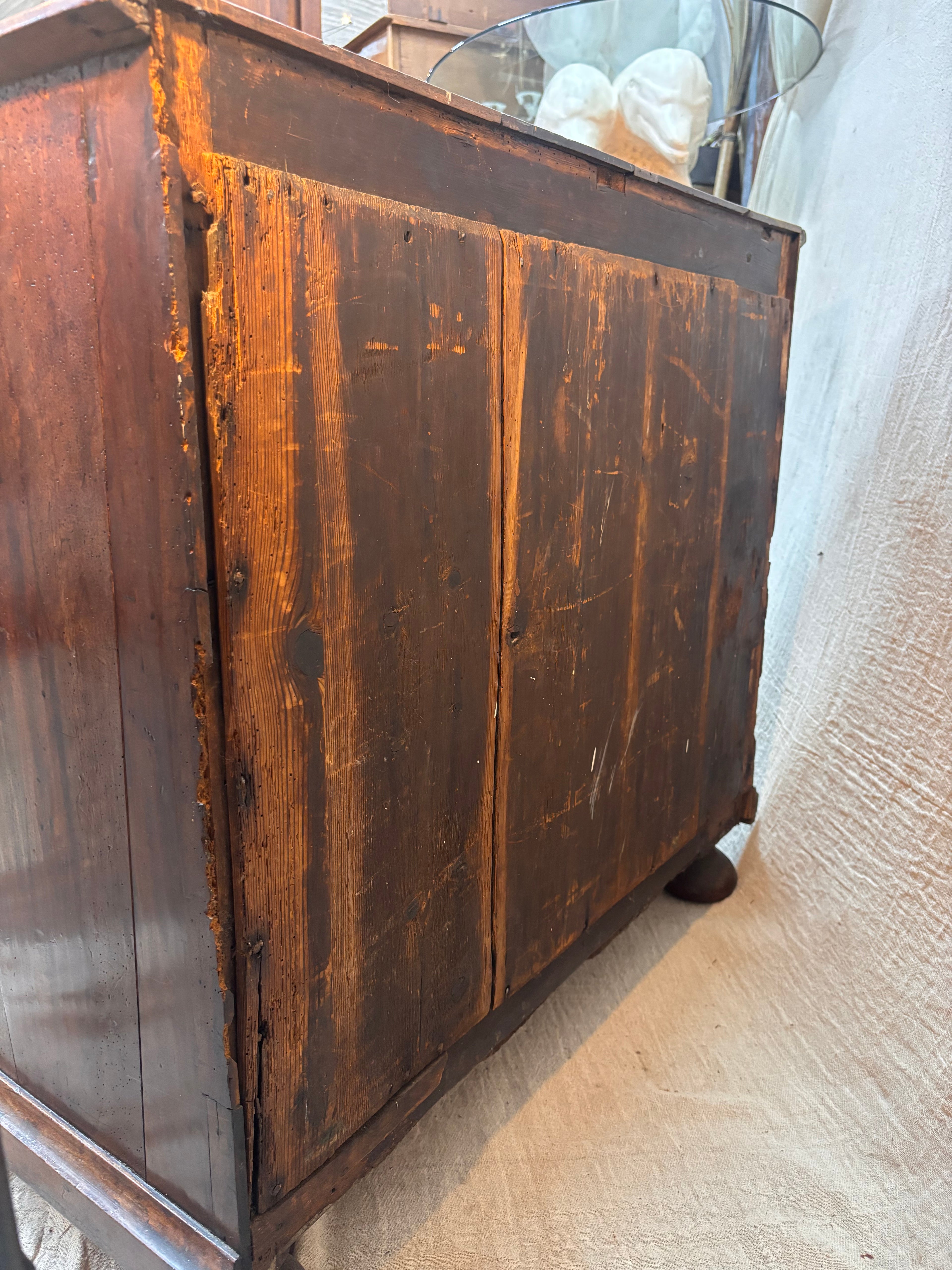 18th C Walnut Chest of Drawers