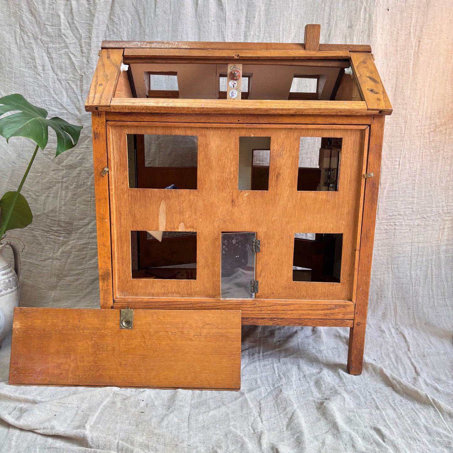 Vintage Dolls House