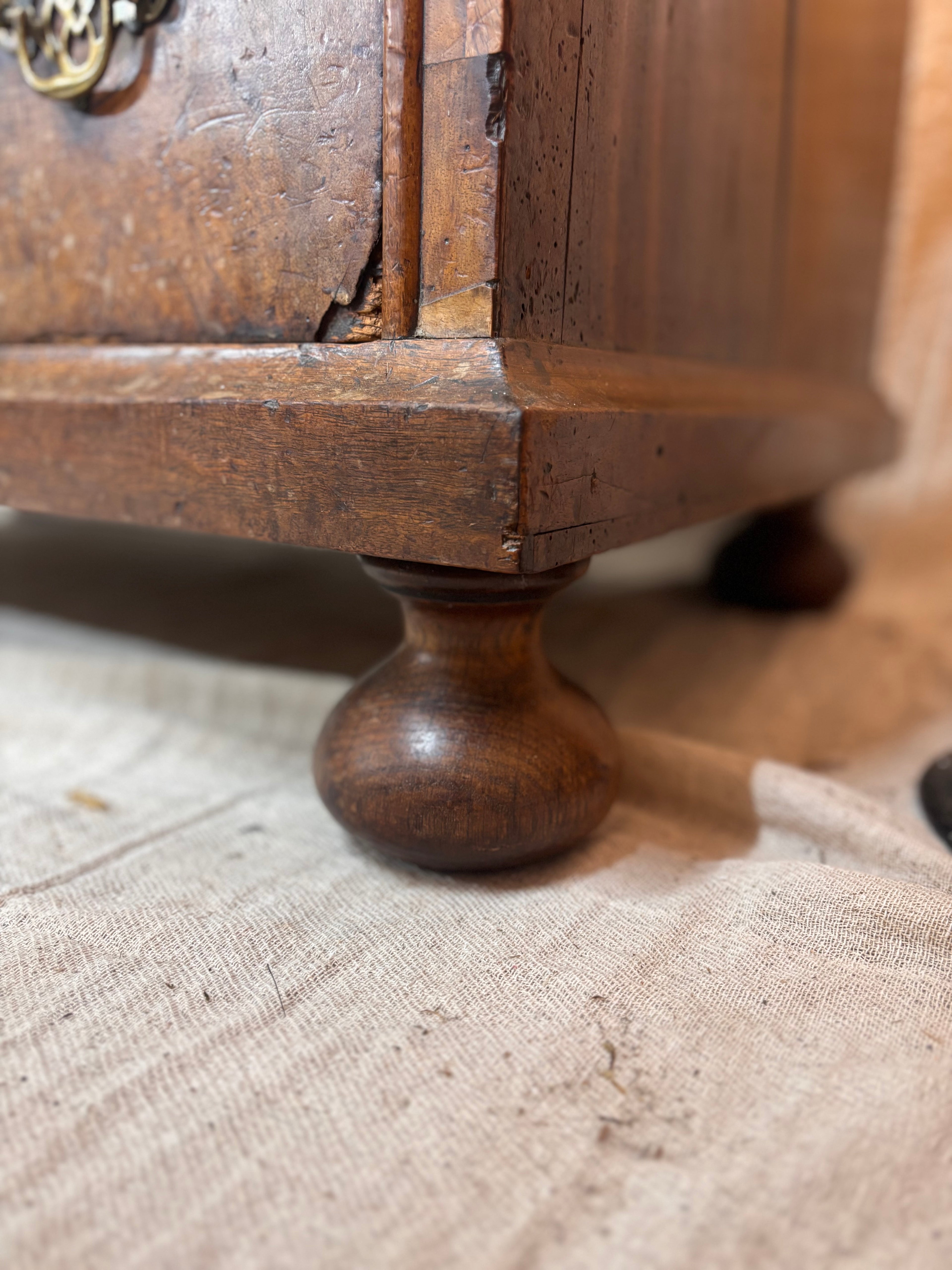 18th C Walnut Chest of Drawers