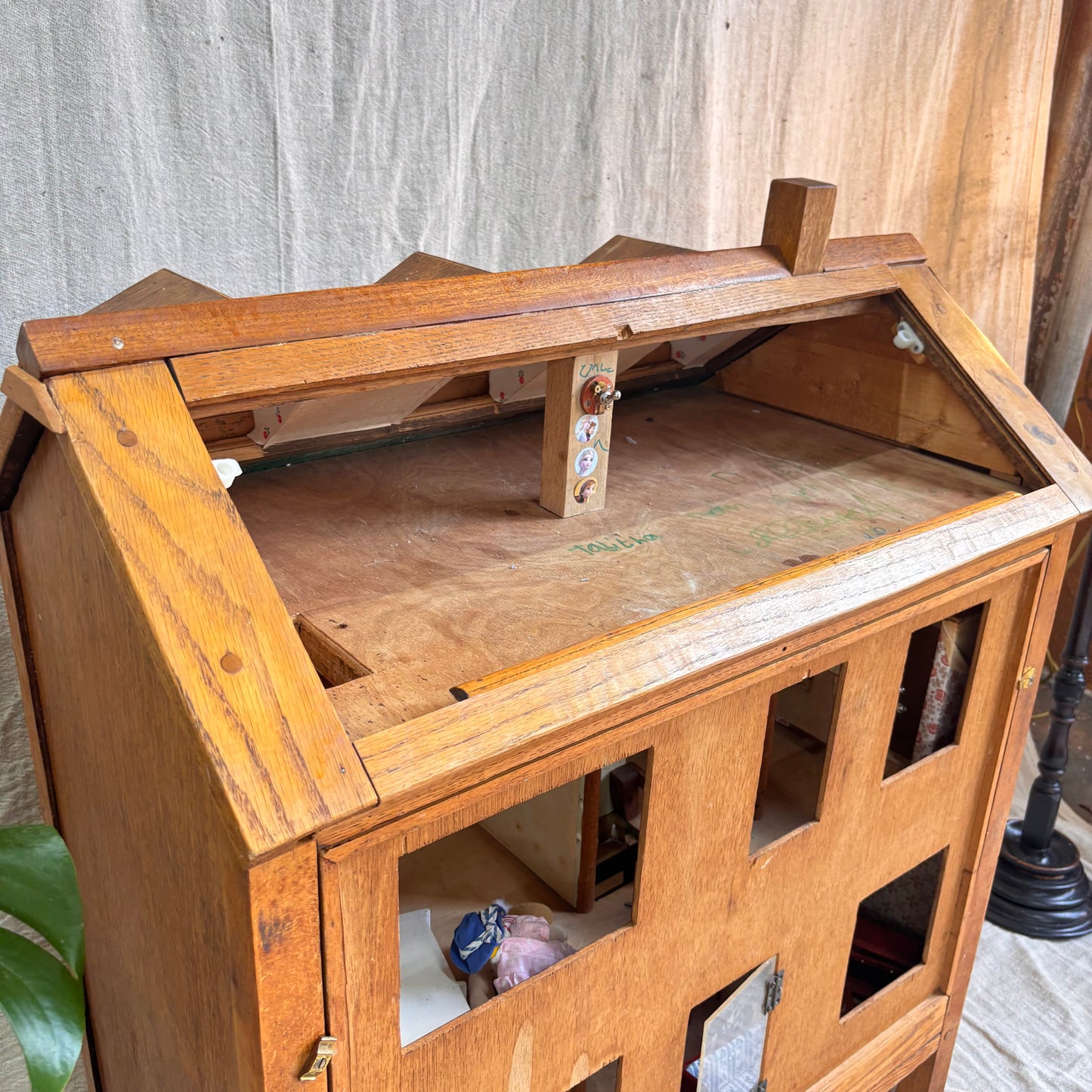 Vintage Dolls House