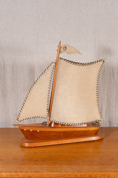 Vintage Wooden Sailboat Table Lamp, Mid-Century Nautical Design