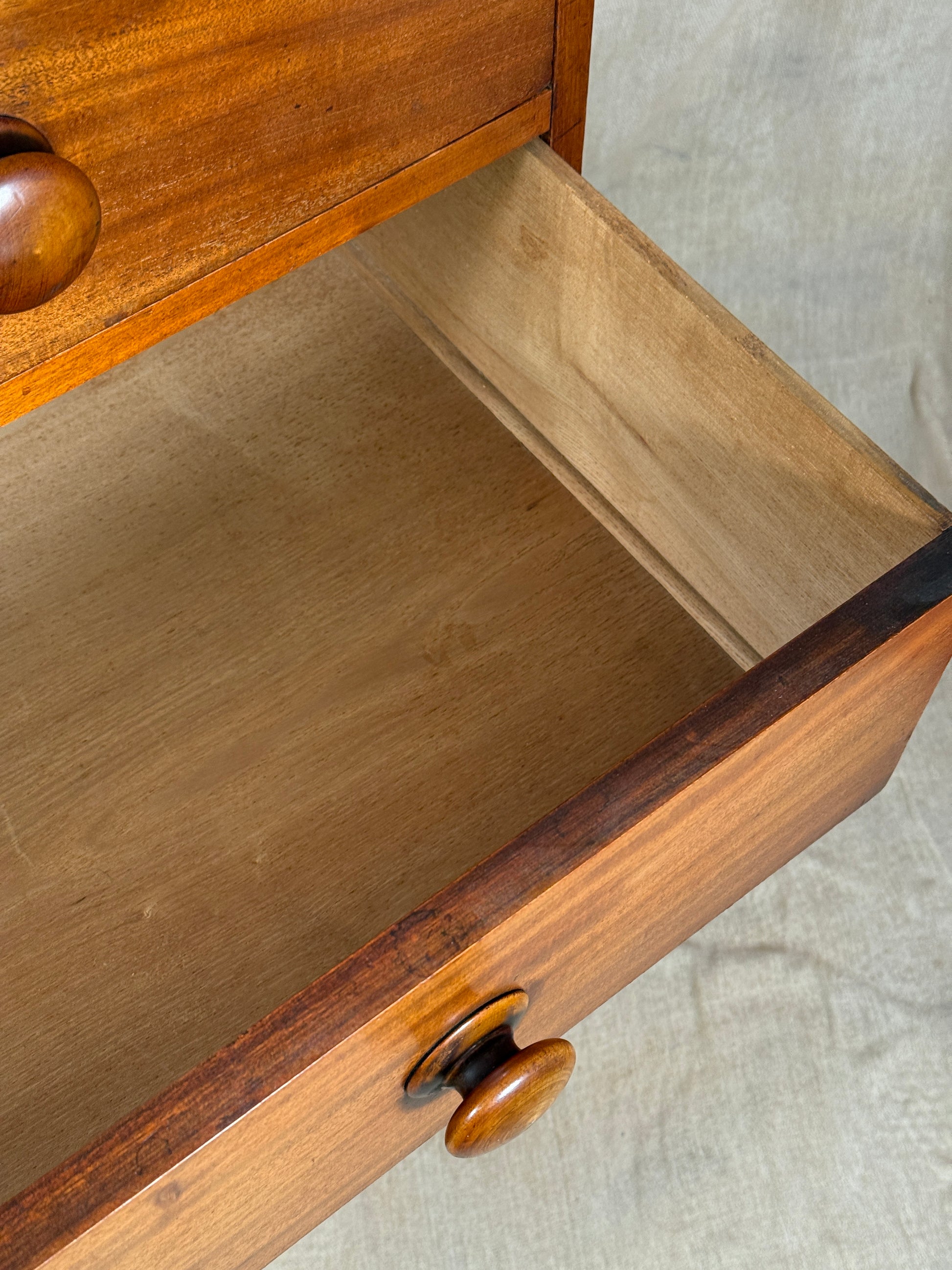 Victorian Chest of Drawers