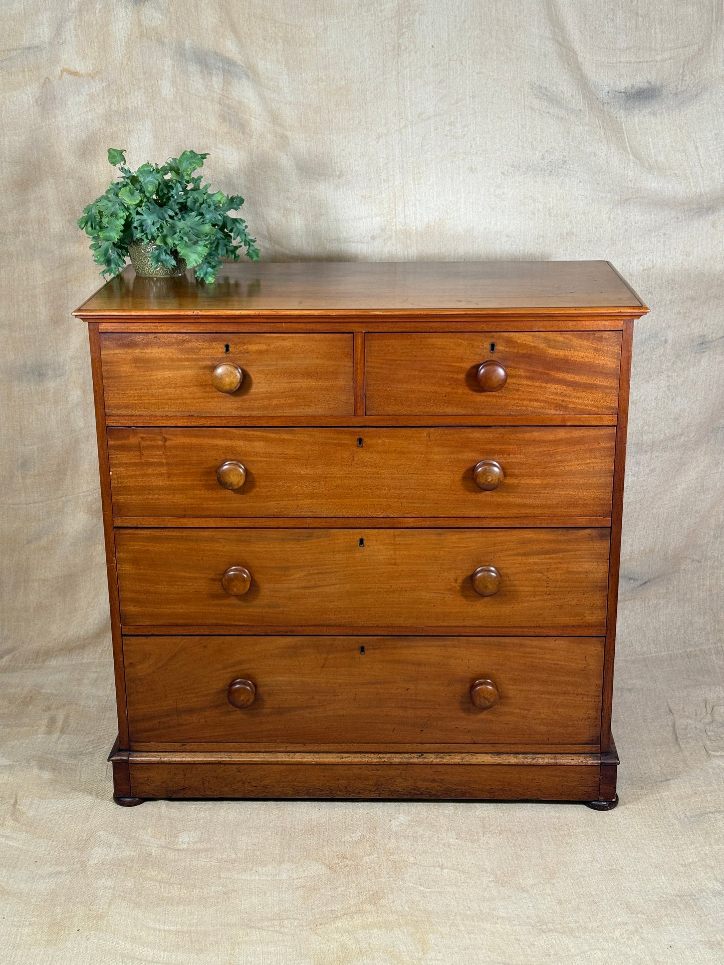 Victorian Chest of Drawers