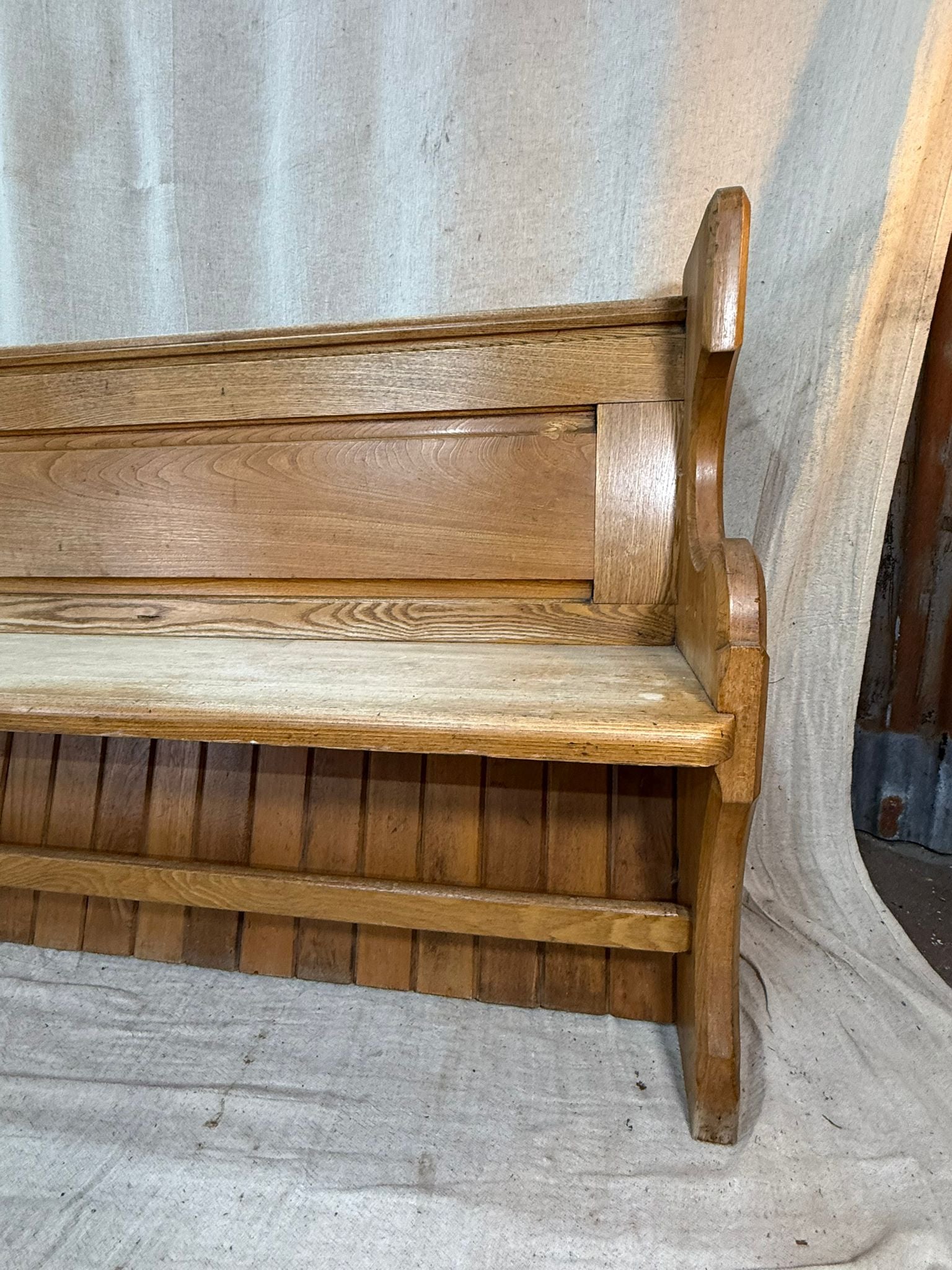 Golden Oak Church Pew