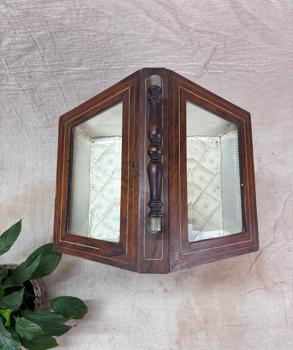 Bijouterie Display Cabinet