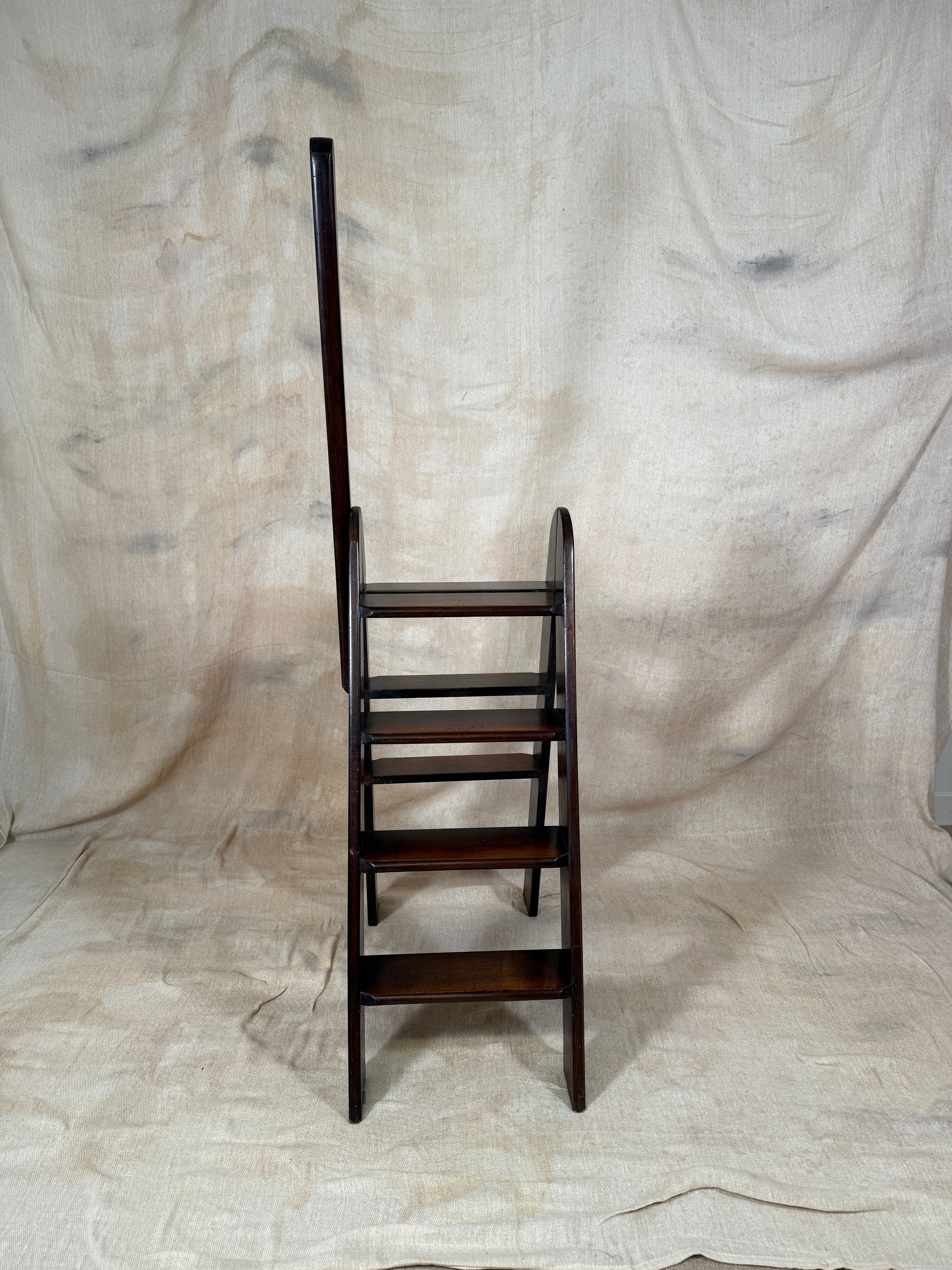 Wooden step ladder 