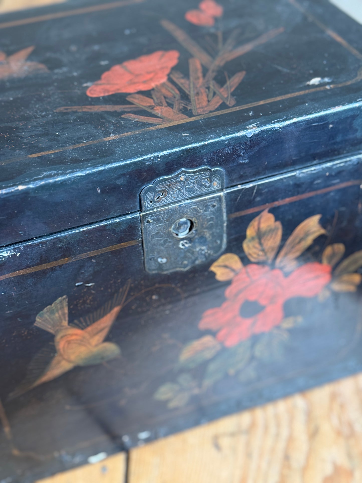 Chinoiserie Lacquered Wooden Storage Box with Hand-Painted Floral & Bird Decoration